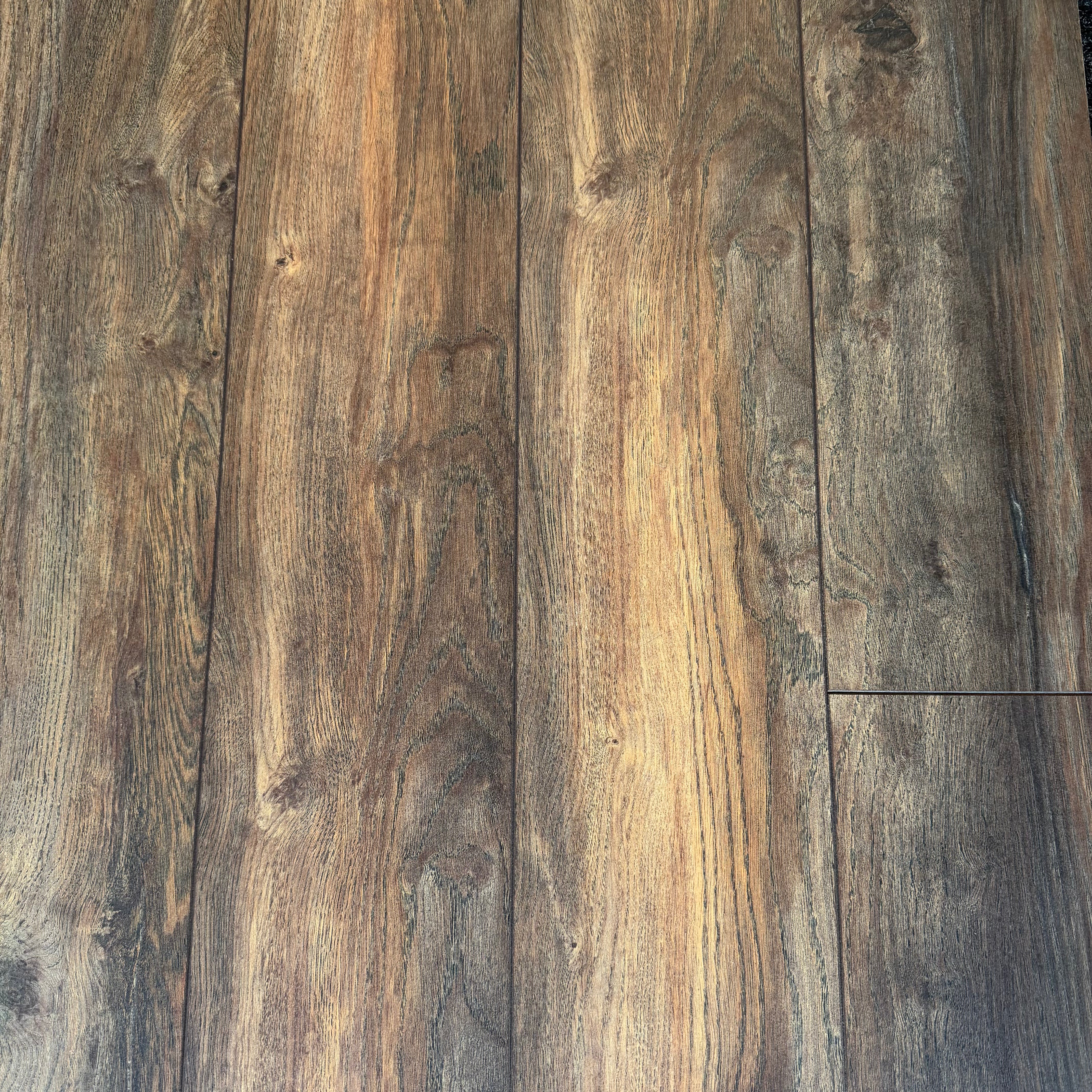 Rustic Smoked 12mm - Laminate